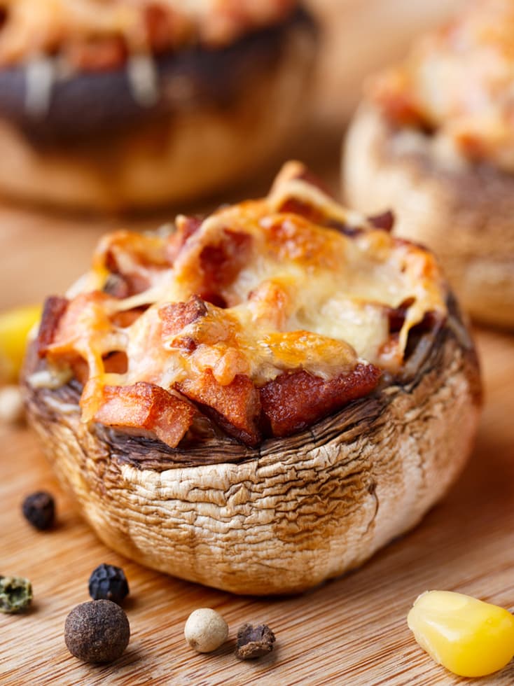 MUSHROOMS STUFFED WITH HAM AND CHEESE